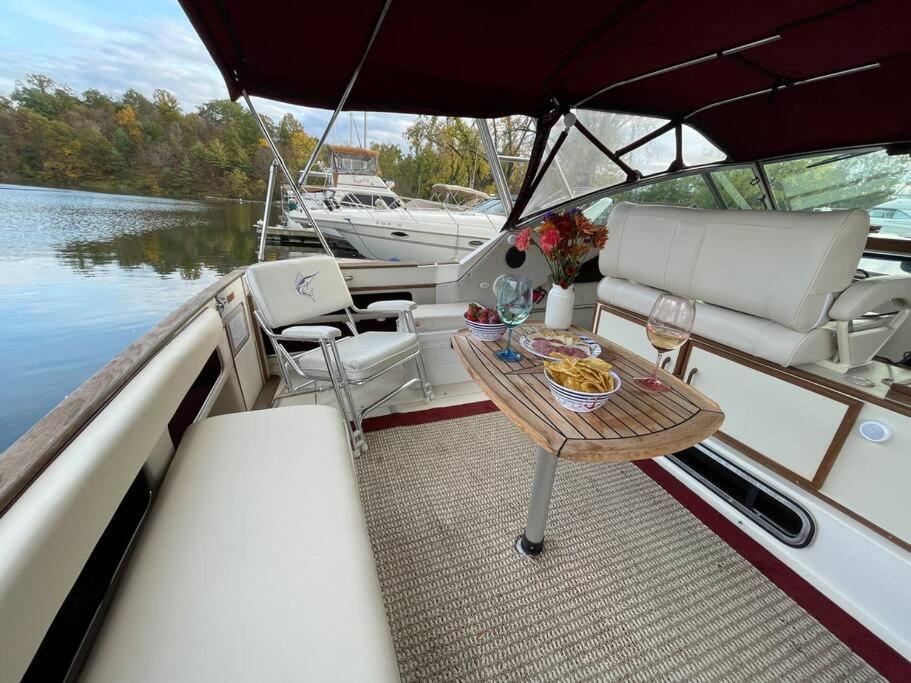 Private Yacht On Catskill Creek Exteriér fotografie